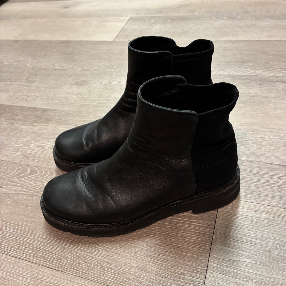 Stuart Weitzman Chelsea slip on leather boots size 8.5 - Picture 3 of 11